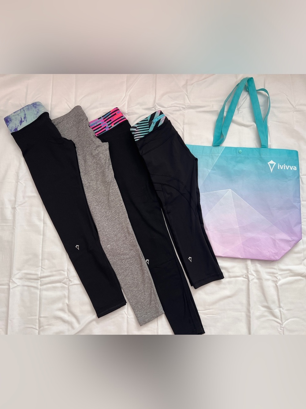 ivivva Girls' Gradient Totes Large & Small, Assorted Black & Gray Leggings sz 10